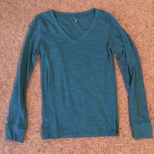 Long sleeve blue top